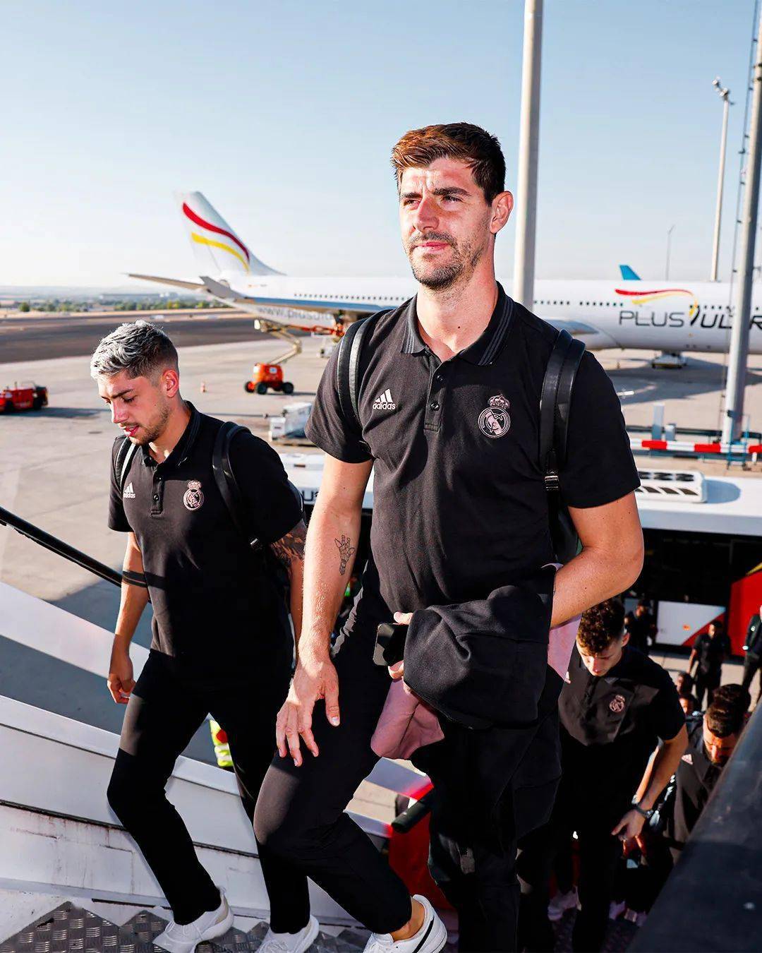 一号娱乐今晨欧超杯传出新动向；浙江队调整名单；管理层表态：质疑声仍在；更衣室氛围转暖的简单介绍