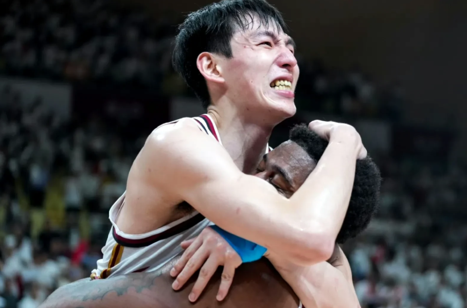 壹号娱乐今夜体能课后，菲尼克斯太阳调整名单备战意大利杯，管理层满意，身体对抗强度拉满的简单介绍